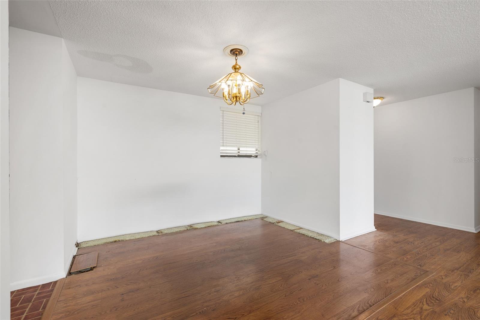 Image 11 of 63 For 500 Osceola Avenue 811