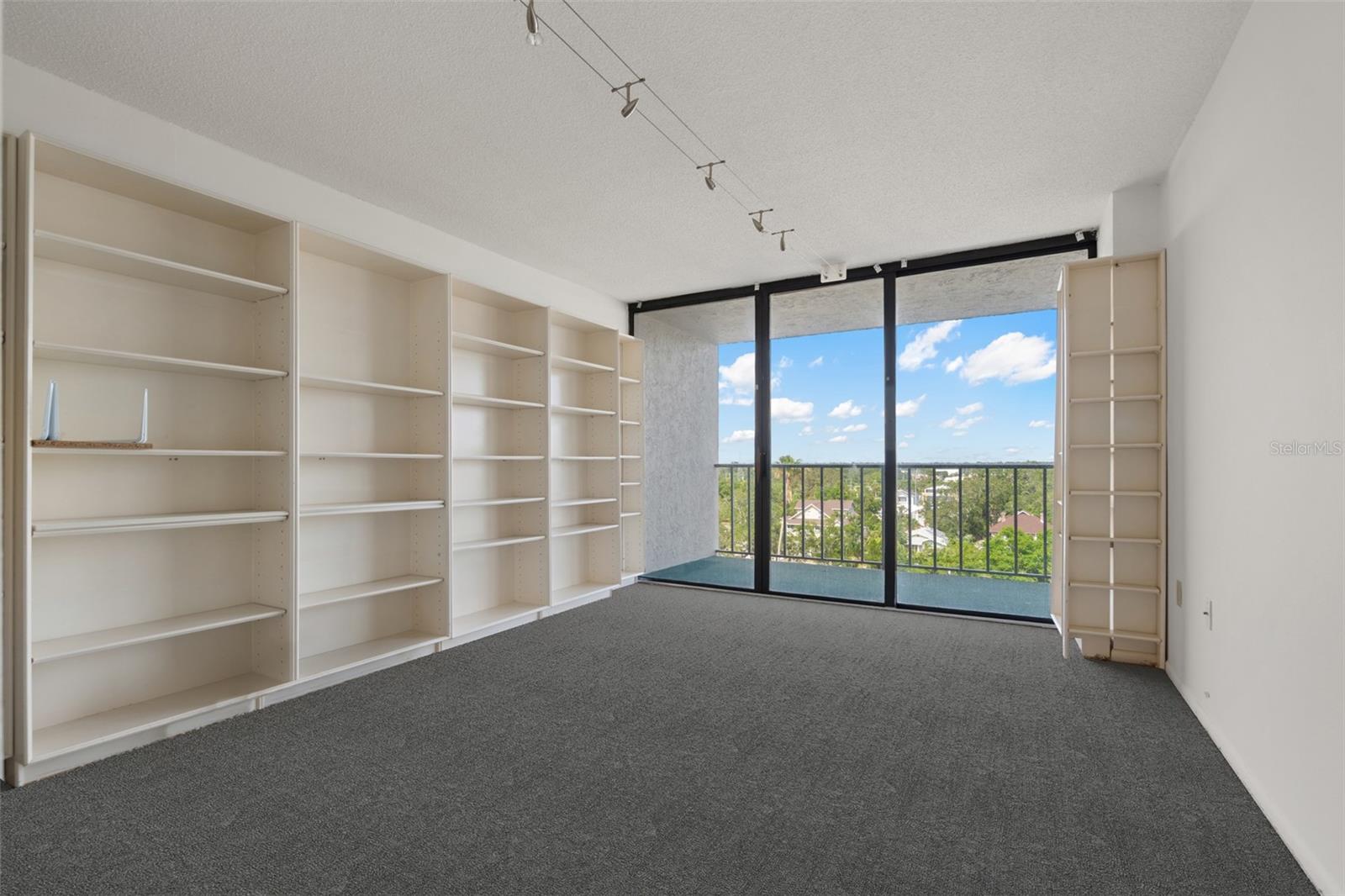 Image 24 of 63 For 500 Osceola Avenue 811