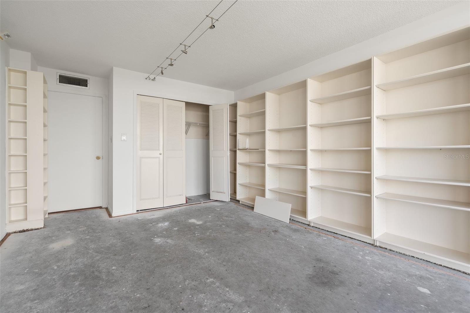 Image 26 of 63 For 500 Osceola Avenue 811