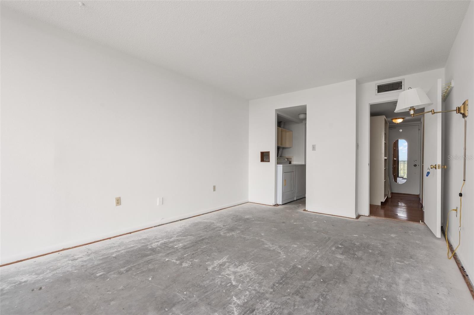 Image 31 of 63 For 500 Osceola Avenue 811