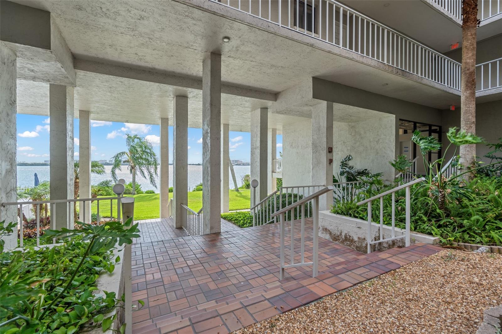 Image 40 of 63 For 500 Osceola Avenue 811