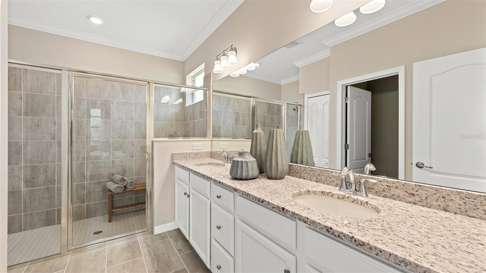 Image 35 of 38 For 15107 Oxford Grey Drive