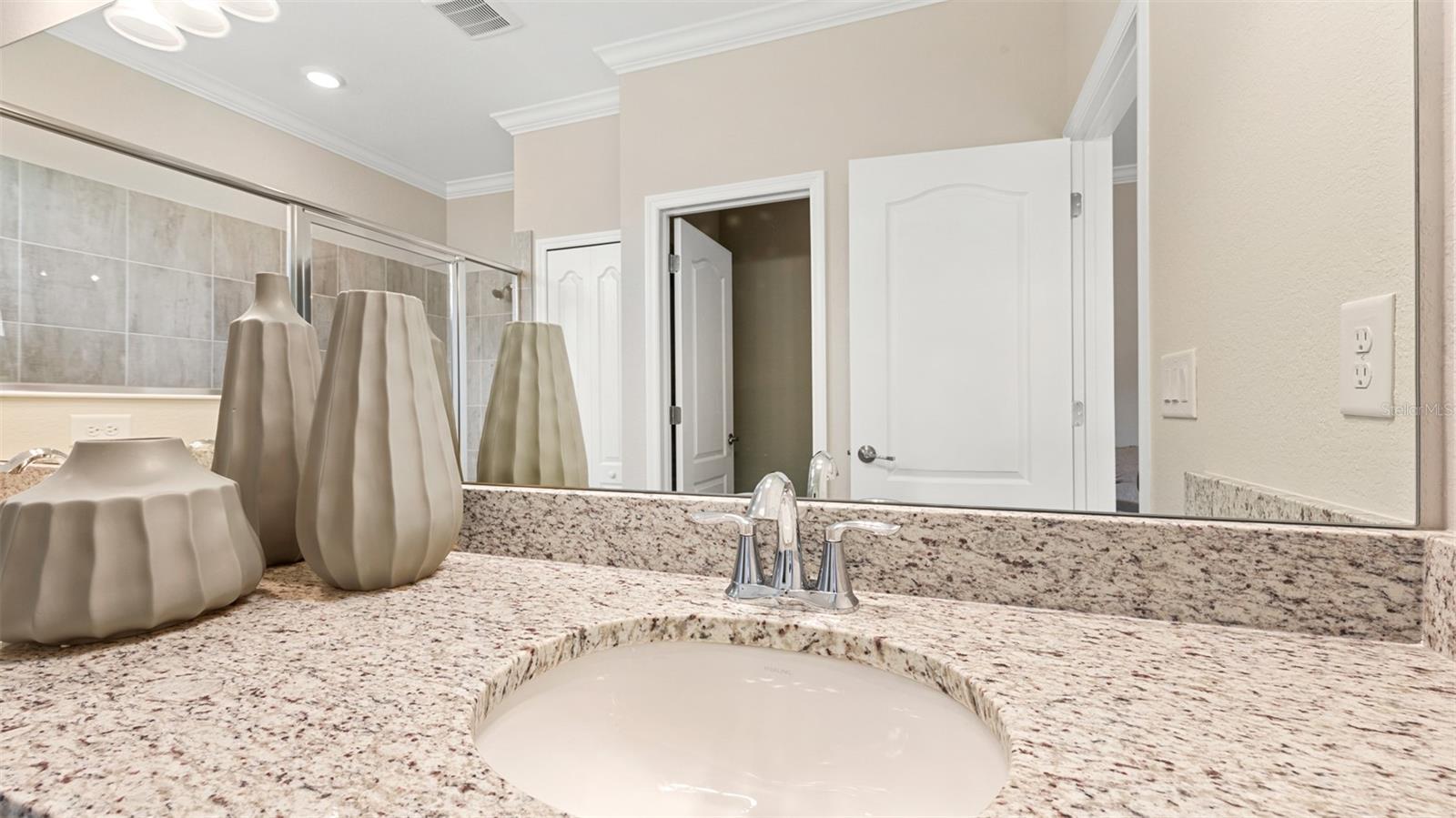 Image 36 of 38 For 15107 Oxford Grey Drive