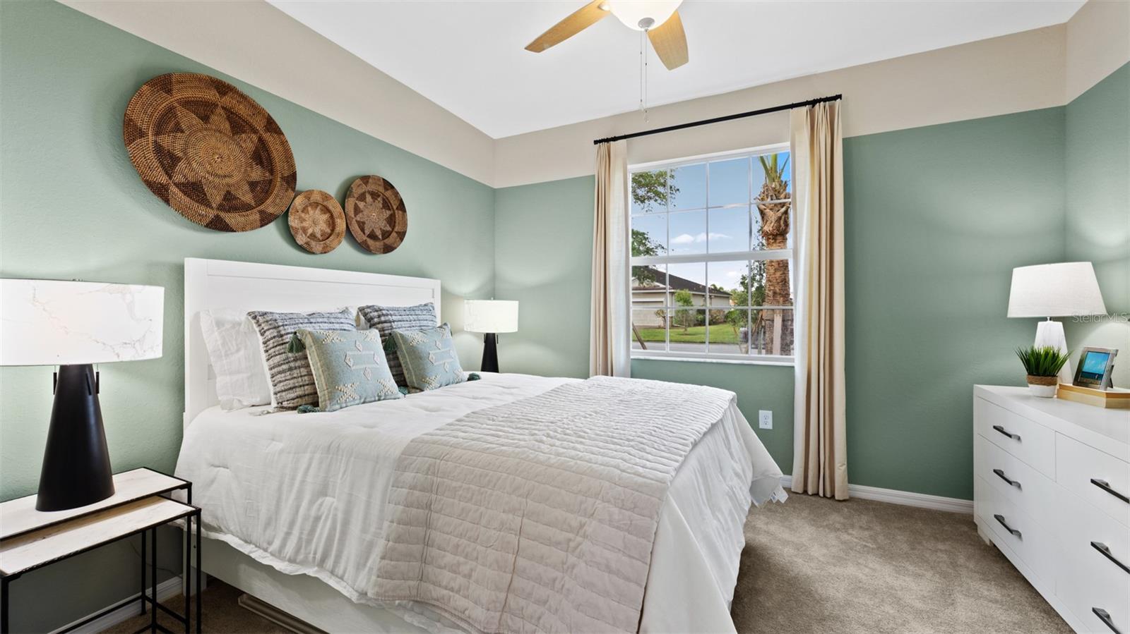 Image 4 of 38 For 15107 Oxford Grey Drive