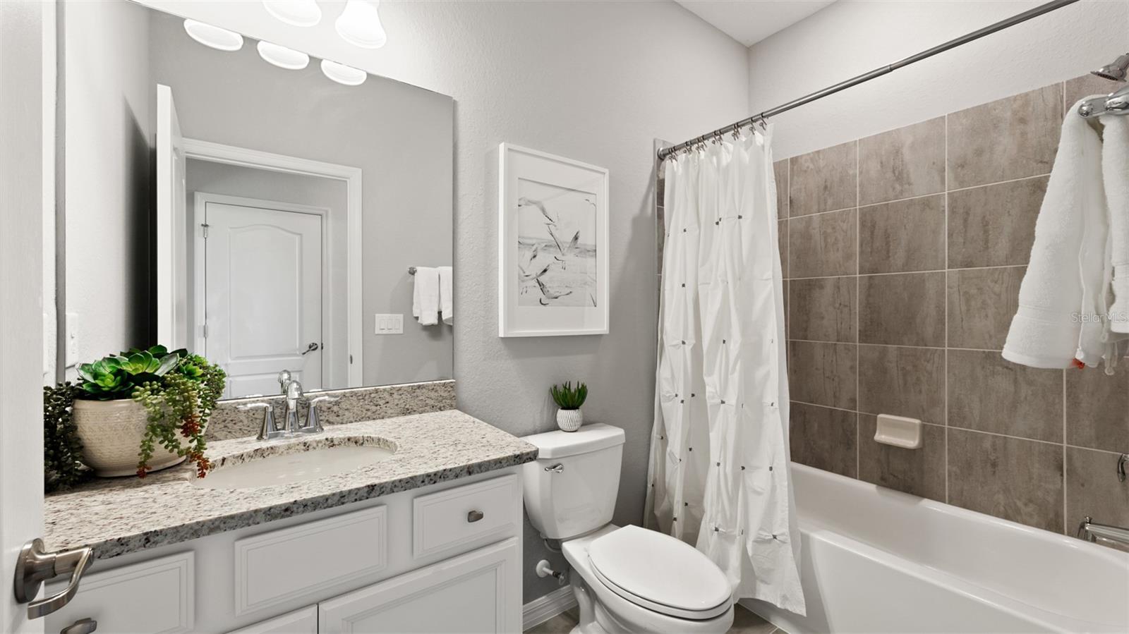 Image 6 of 38 For 15107 Oxford Grey Drive