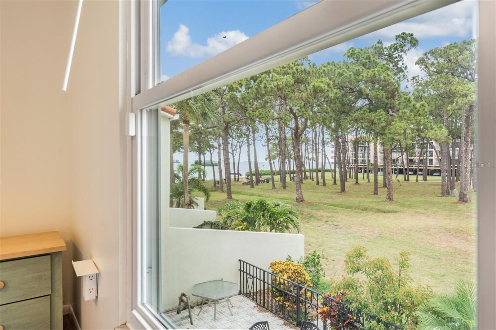 Image 13 of 37 For 2700 Bayshore Boulevard 497