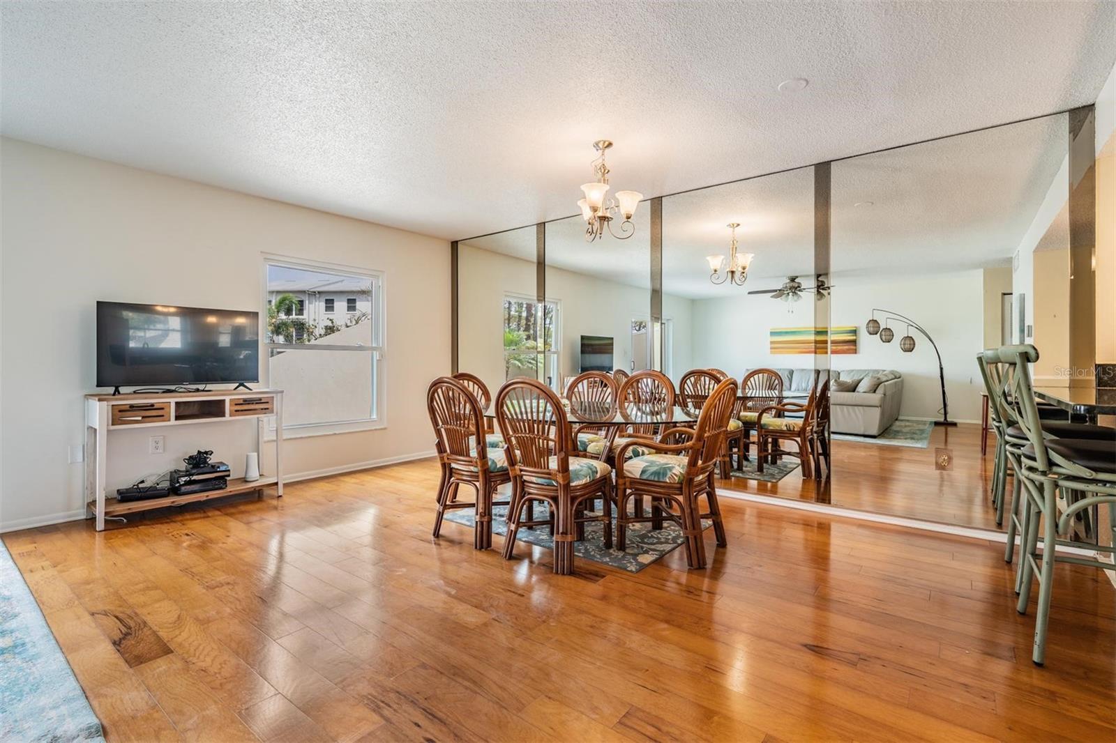 Image 5 of 37 For 2700 Bayshore Boulevard 497