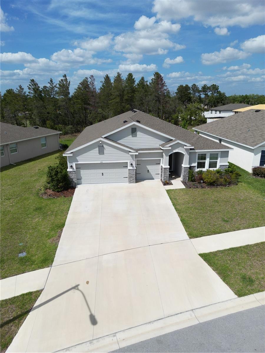 Listing photo id 0 for 13111 Pepper Stem St