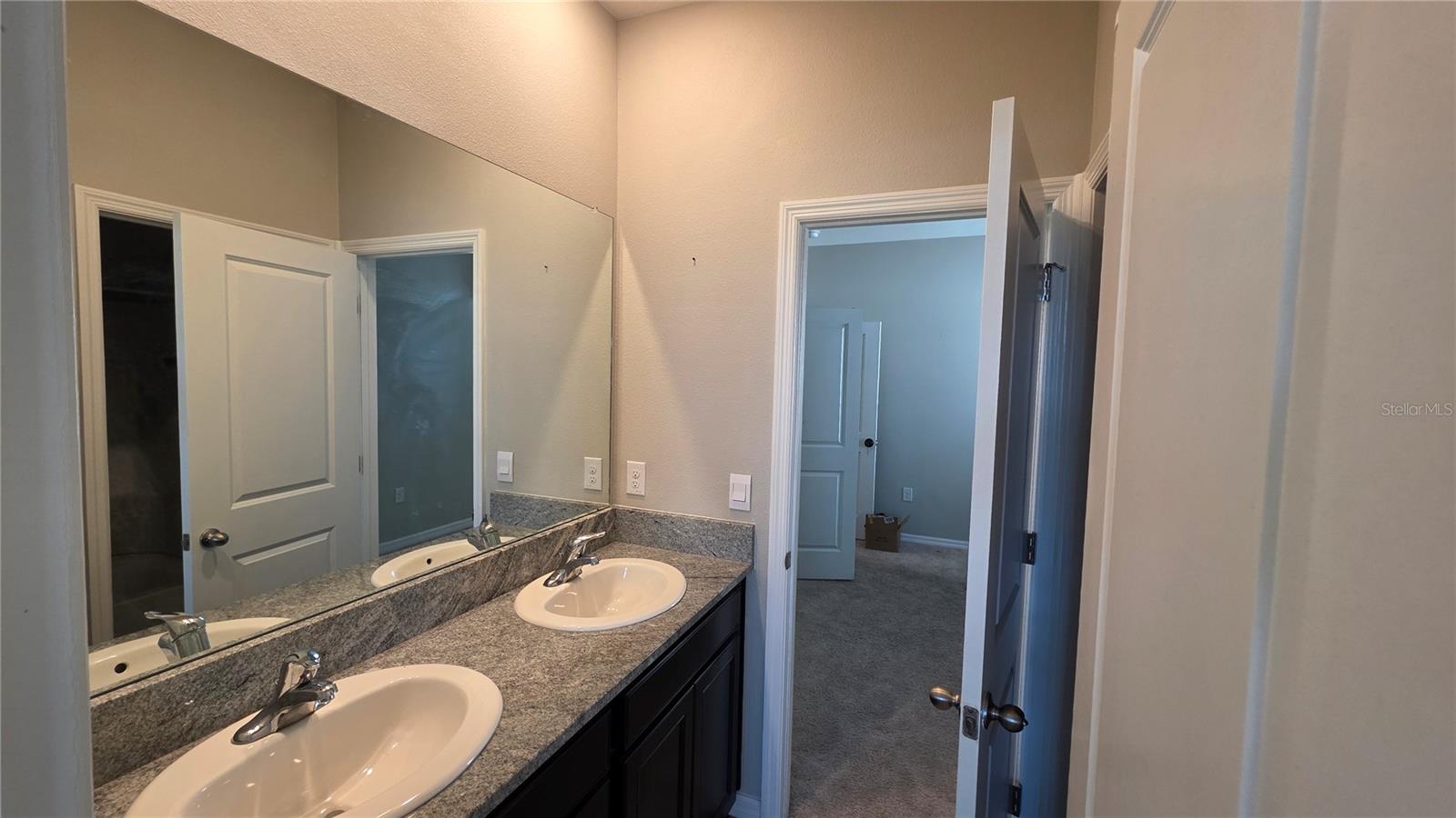 Listing photo id 23 for 13111 Pepper Stem St