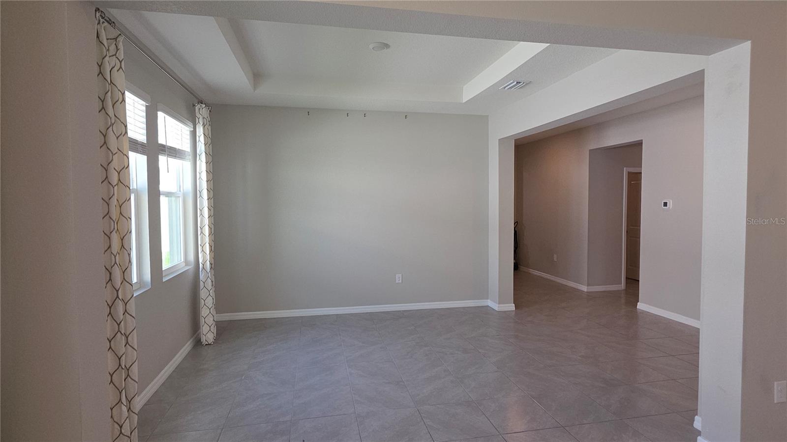 Listing photo id 2 for 13111 Pepper Stem St