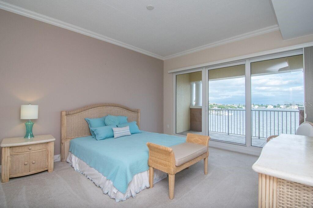 Image 12 of 14 For 17717 Gulf Boulevard 302