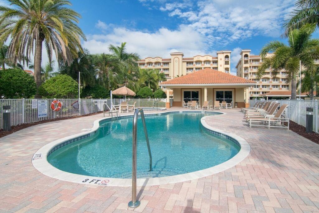 Image 7 of 14 For 17717 Gulf Boulevard 302
