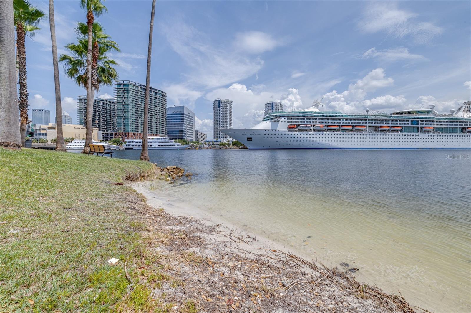 Image 27 of 38 For 731 Cruise View Drive 731