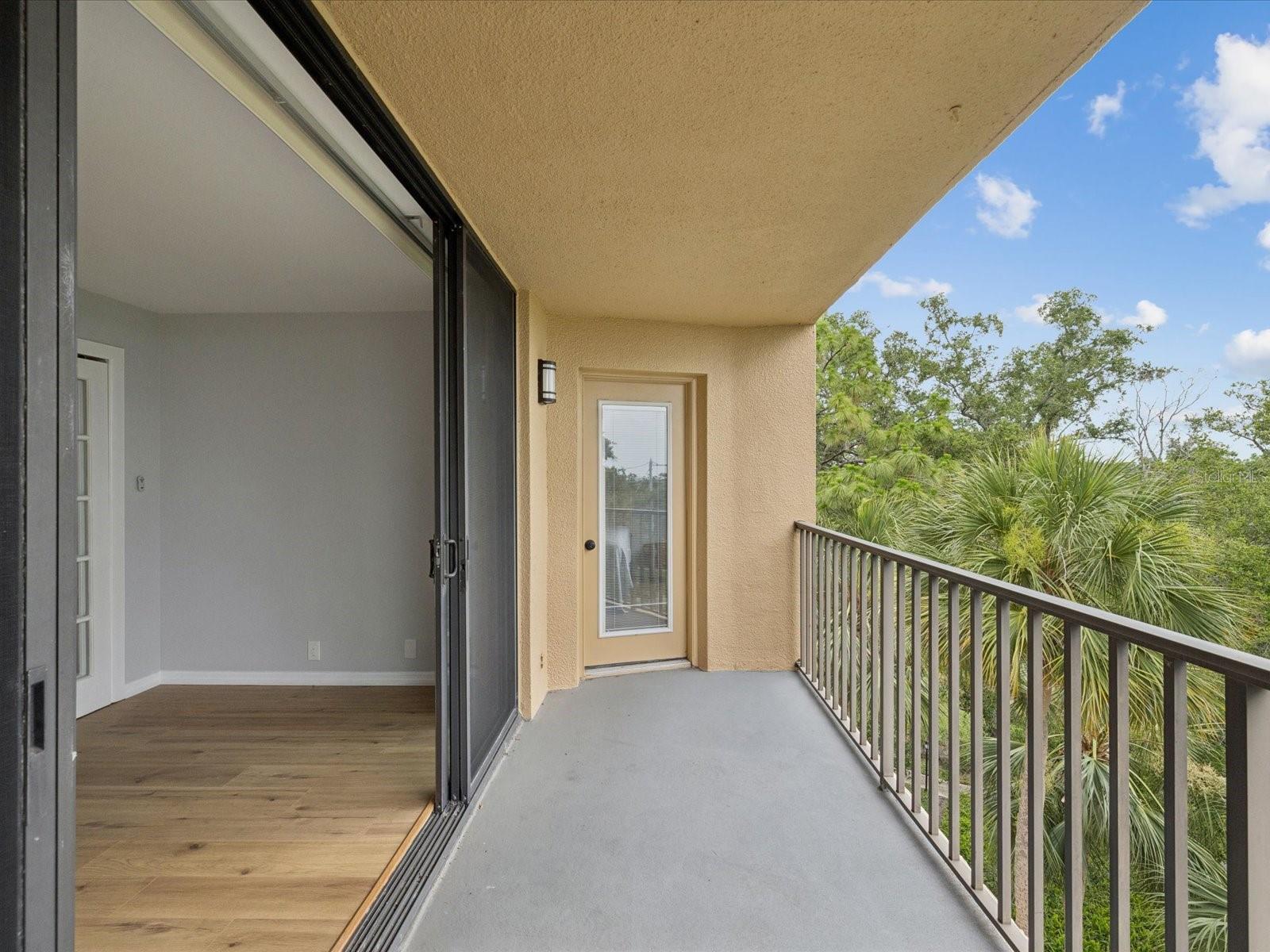 Image 16 of 72 For 3062 Eastland Boulevard 405