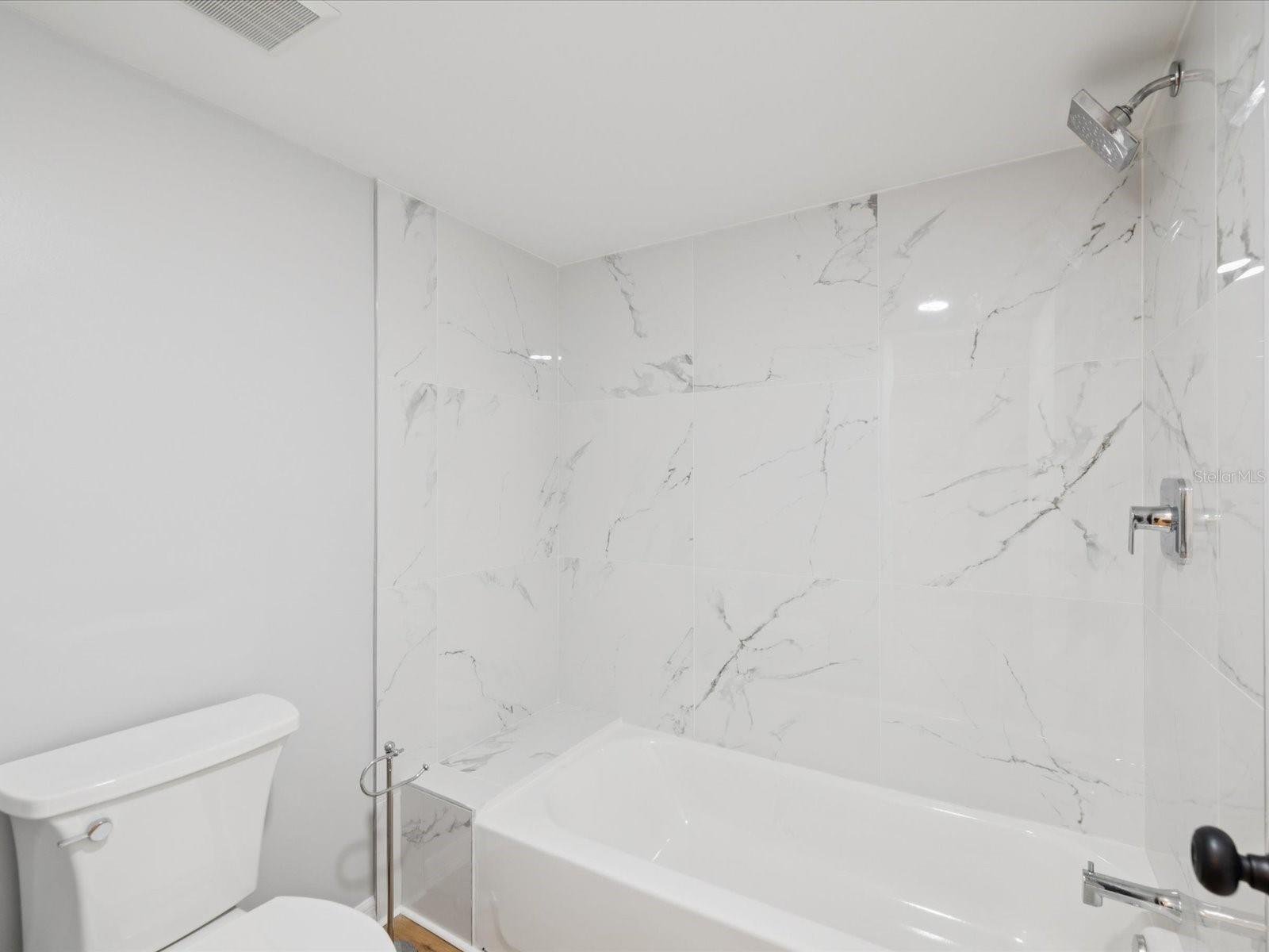 Image 23 of 72 For 3062 Eastland Boulevard 405