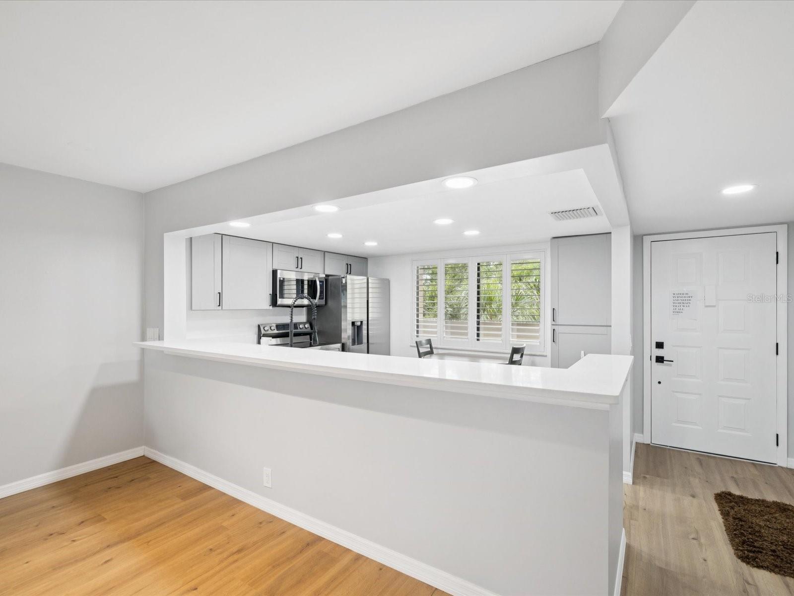 Image 30 of 72 For 3062 Eastland Boulevard 405