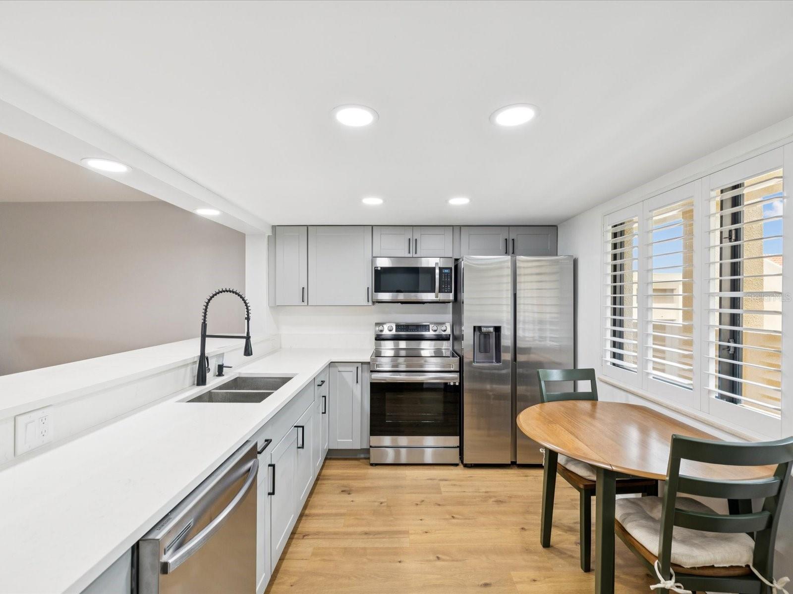 Image 6 of 72 For 3062 Eastland Boulevard 405