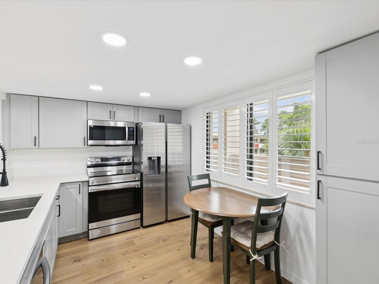 Image 7 of 72 For 3062 Eastland Boulevard 405