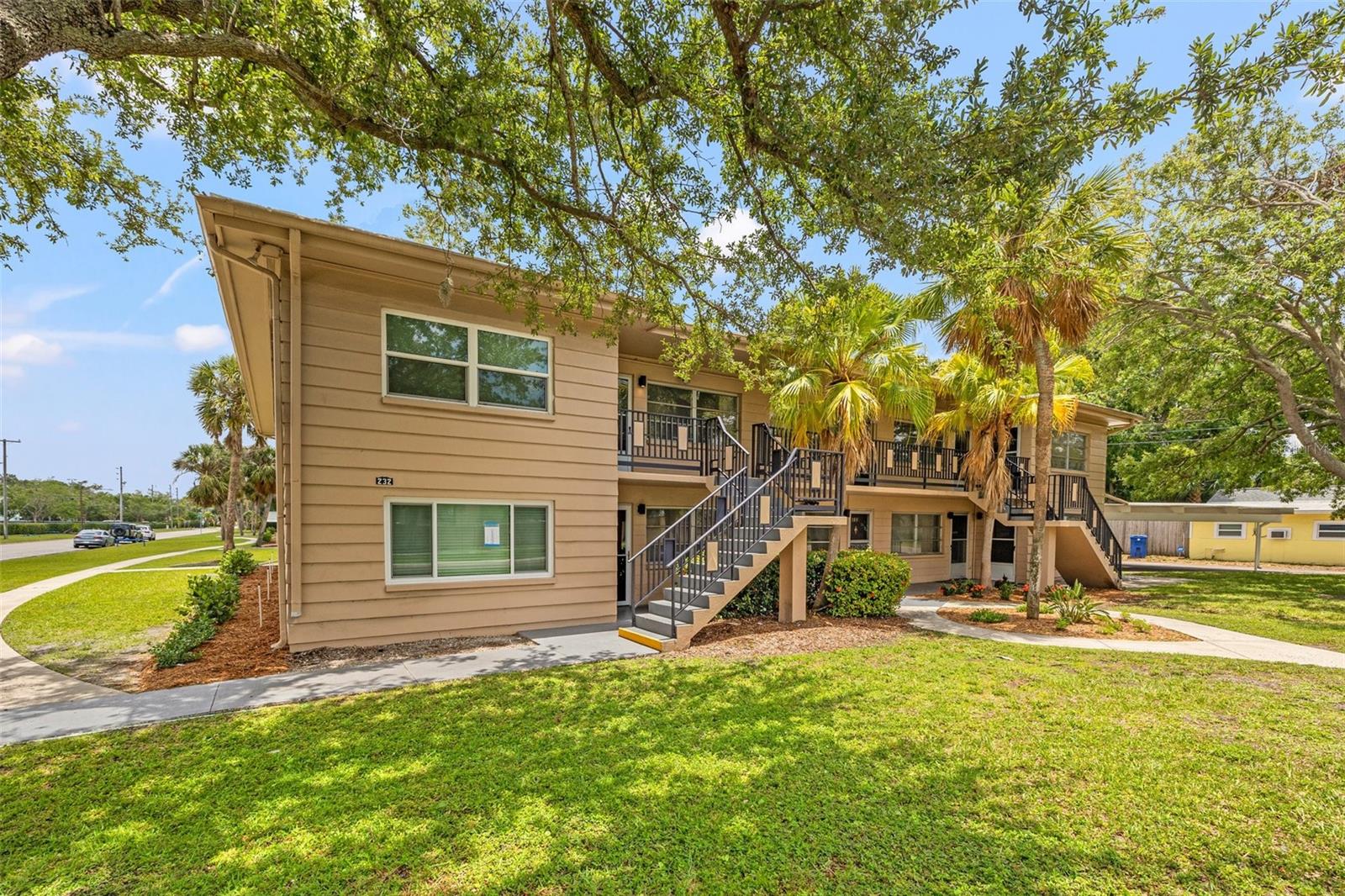 Details for 232 36th Avenue N 202c, ST PETERSBURG, FL 33704
