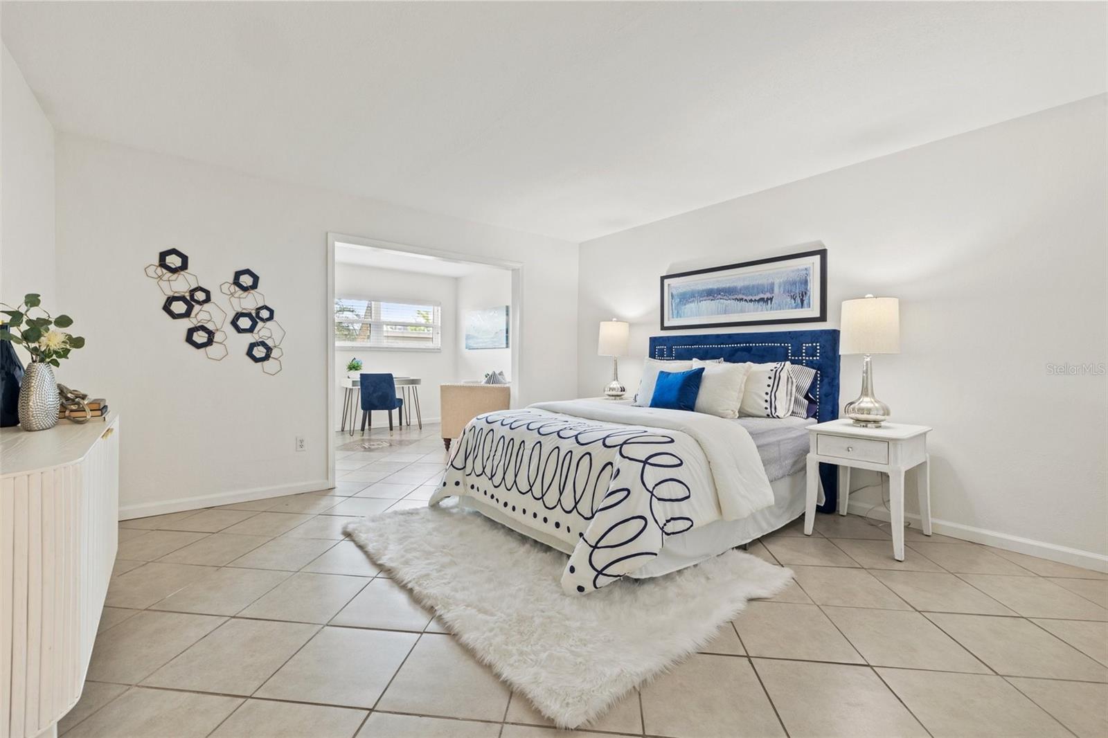 Image 11 of 21 For 232 36th Avenue N 202c