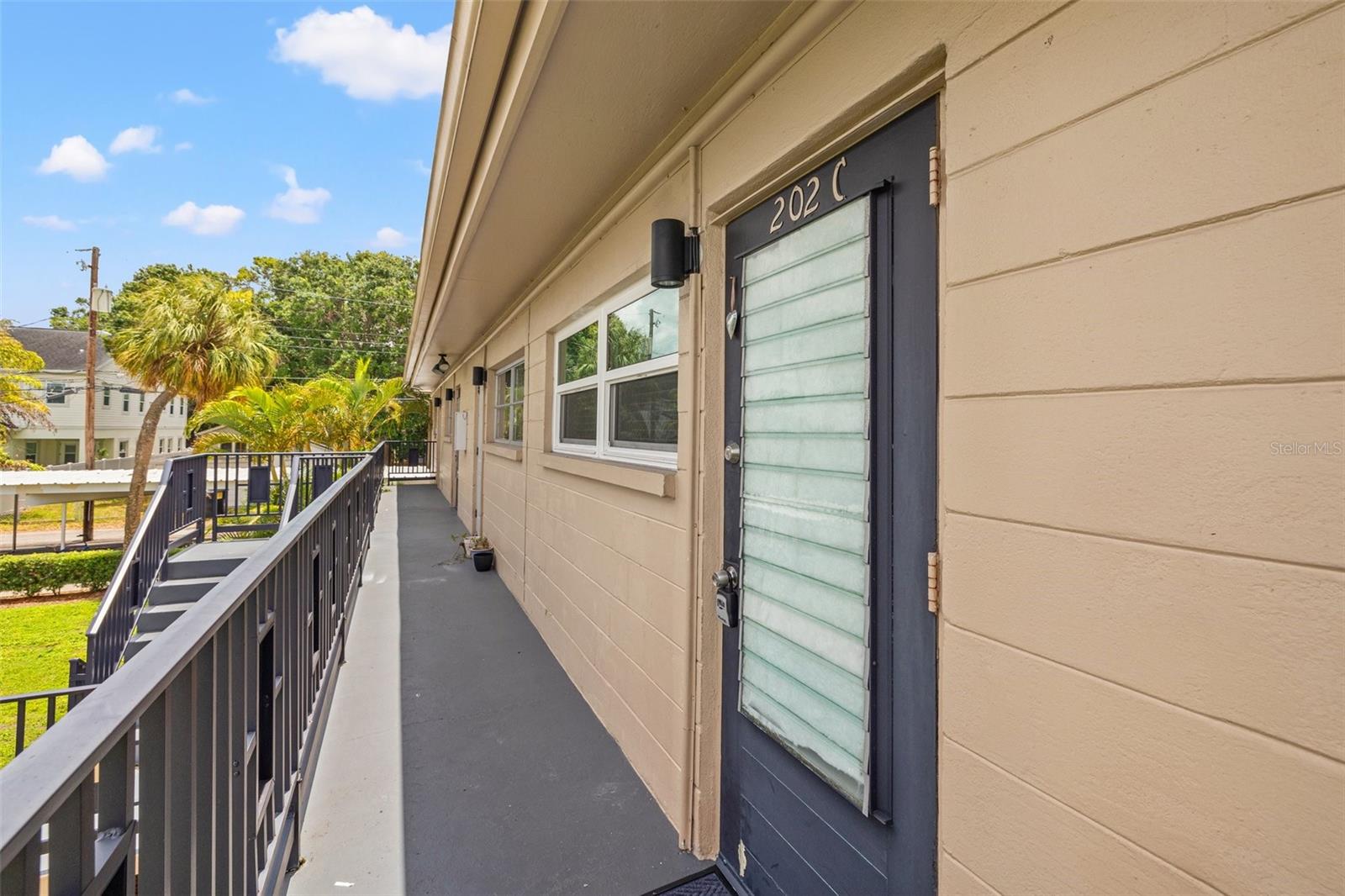 Image 18 of 21 For 232 36th Avenue N 202c