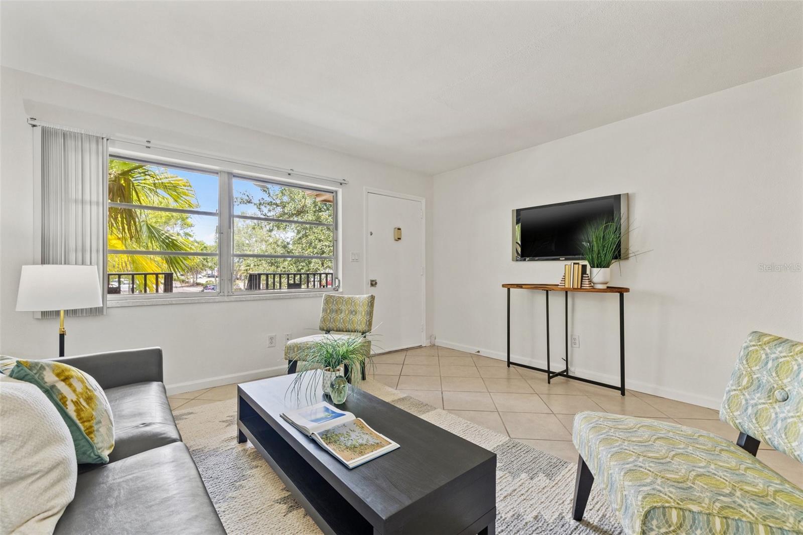 Image 4 of 21 For 232 36th Avenue N 202c