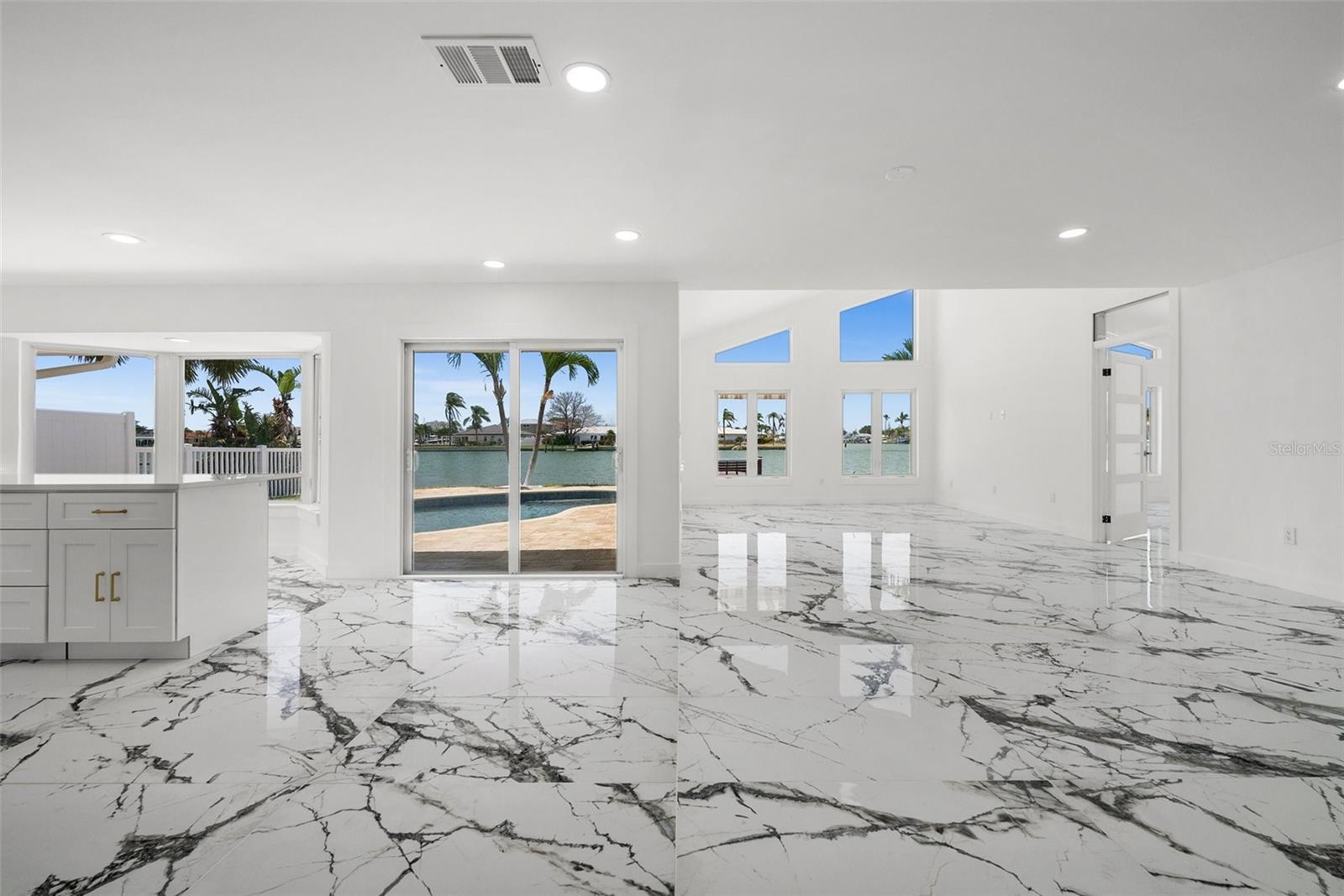 Image 11 of 73 For 600 115th Avenue