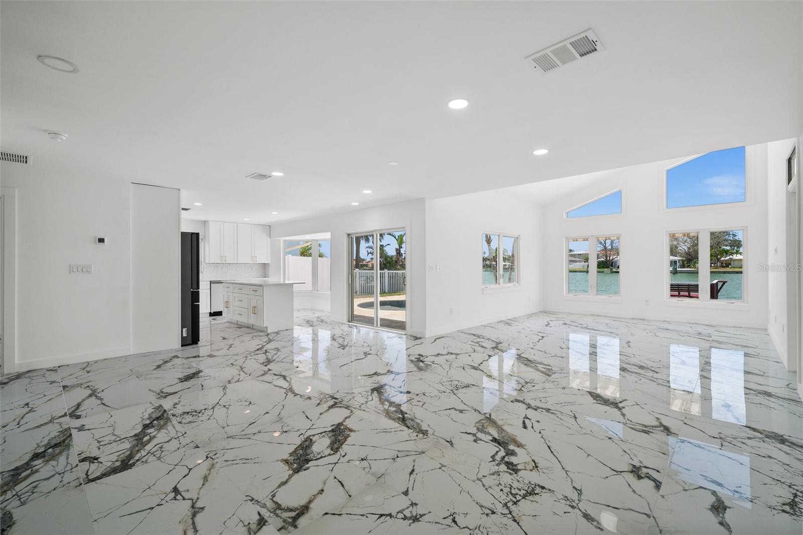 Image 13 of 73 For 600 115th Avenue