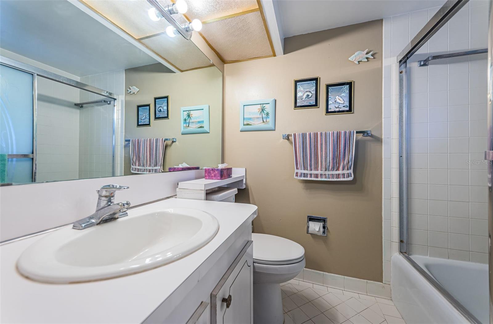 Image 22 of 55 For 4750 Cove Circle 1001