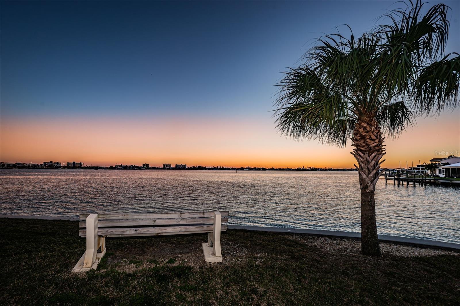 Image 44 of 55 For 4750 Cove Circle 1001