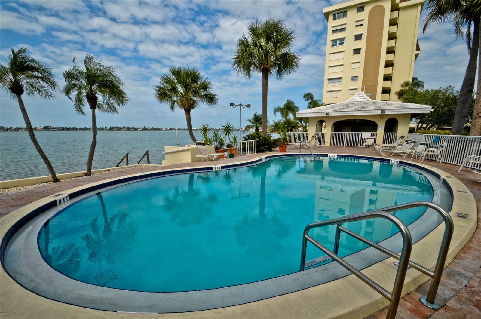 Image 47 of 55 For 4750 Cove Circle 1001