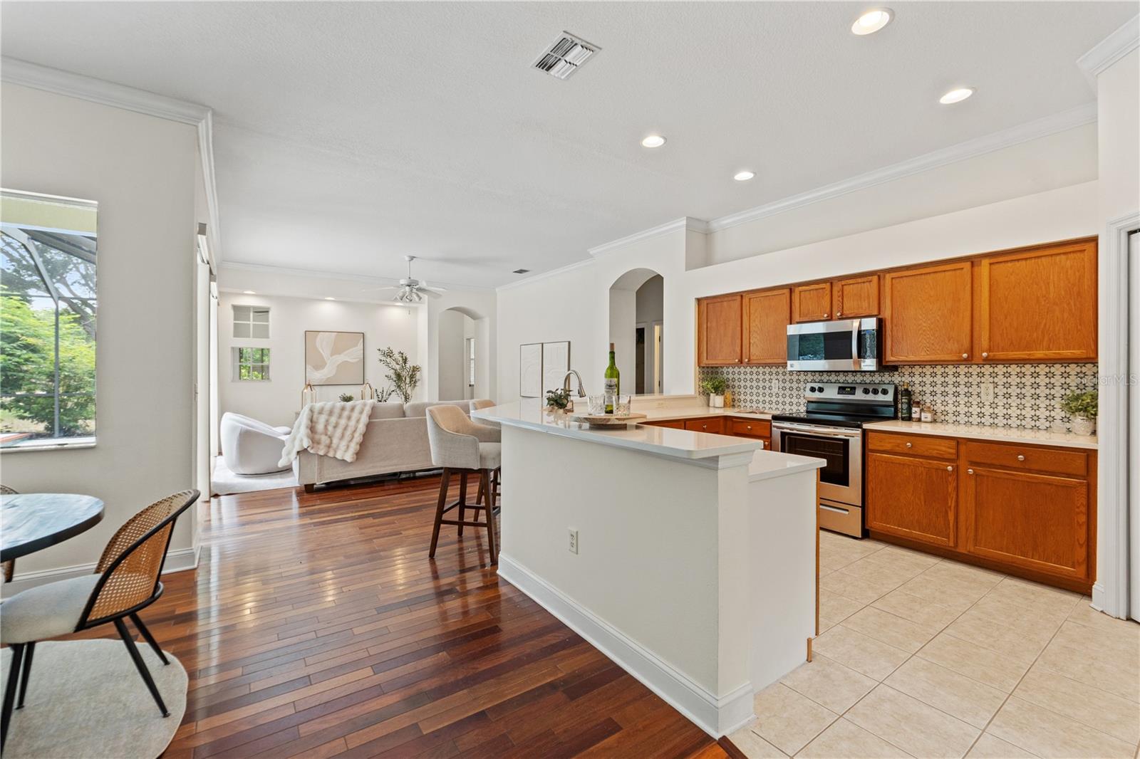 Listing photo id 8 for 2901 Laurel Meadow Court