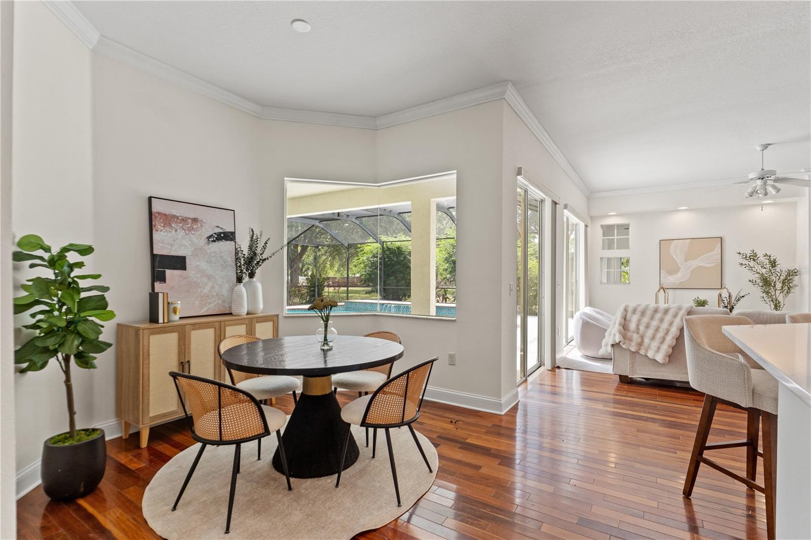 Listing photo id 9 for 2901 Laurel Meadow Court
