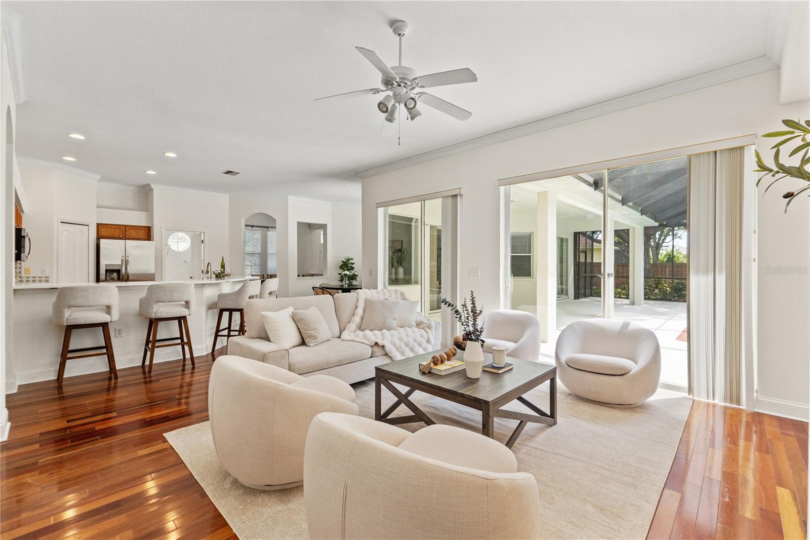 Listing photo id 14 for 2901 Laurel Meadow Court