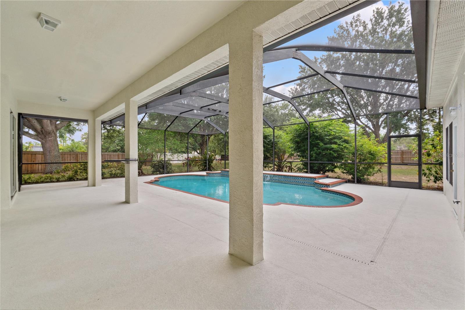 Listing photo id 31 for 2901 Laurel Meadow Court