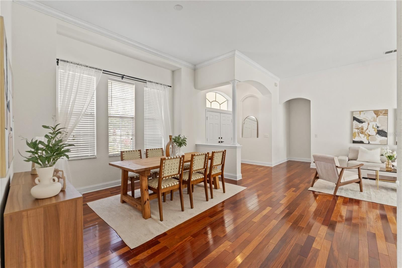 Listing photo id 5 for 2901 Laurel Meadow Court