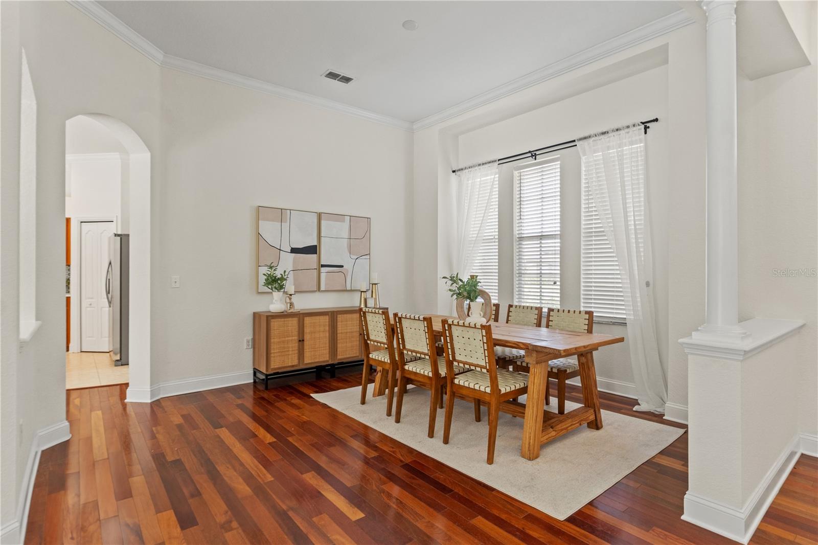 Listing photo id 6 for 2901 Laurel Meadow Court