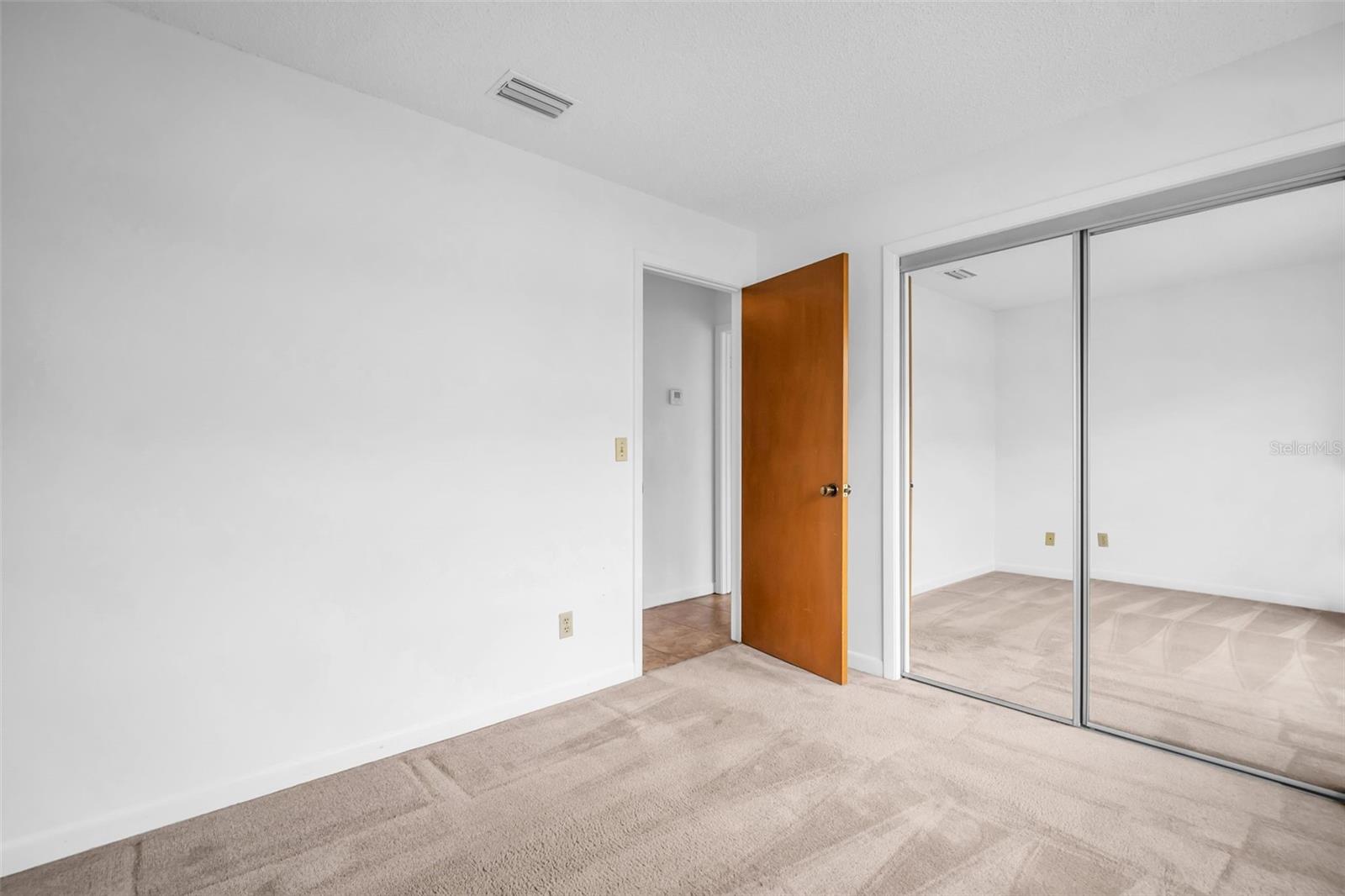 Image 14 of 28 For 2749 Countryside Boulevard 20