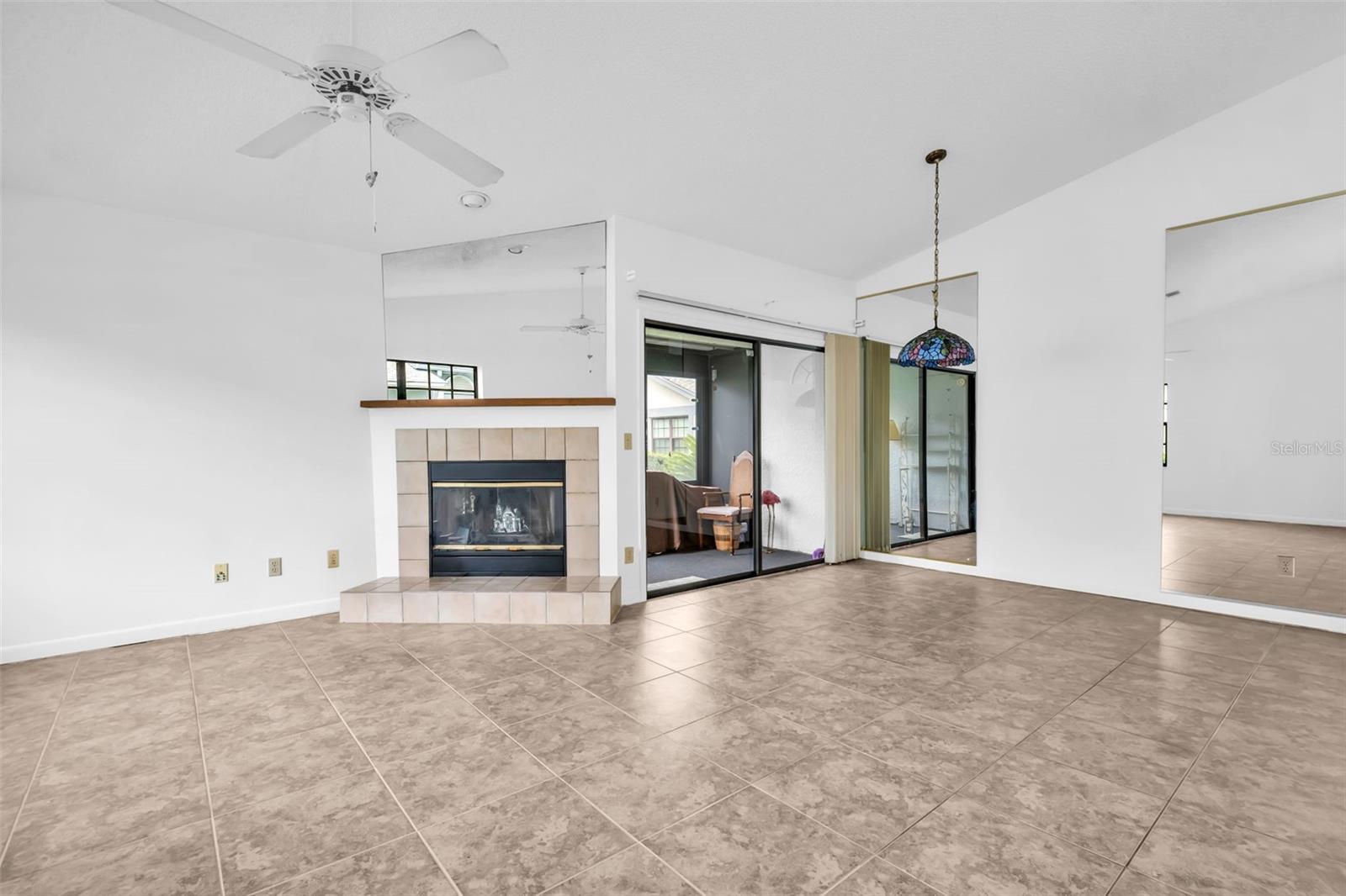 Image 2 of 28 For 2749 Countryside Boulevard 20
