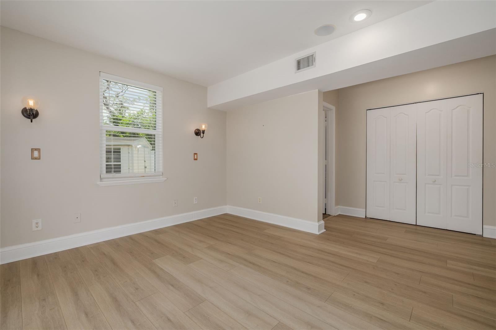 Image 13 of 30 For 941 65th Street S