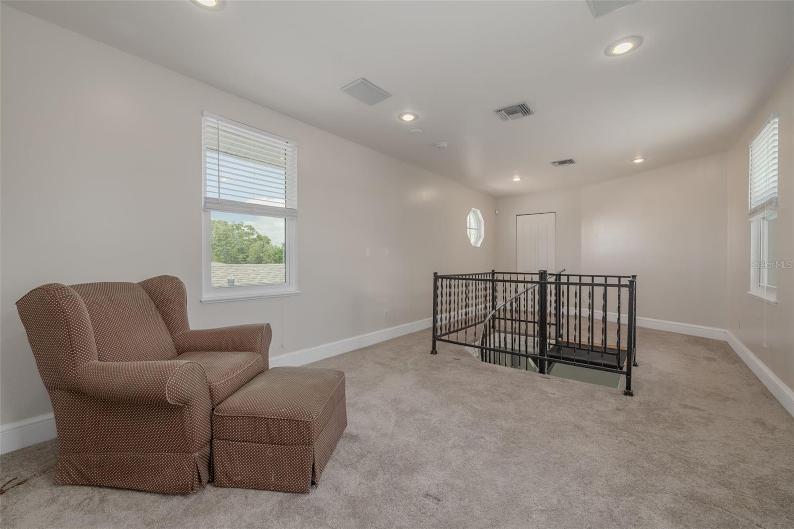 Image 21 of 30 For 941 65th Street S