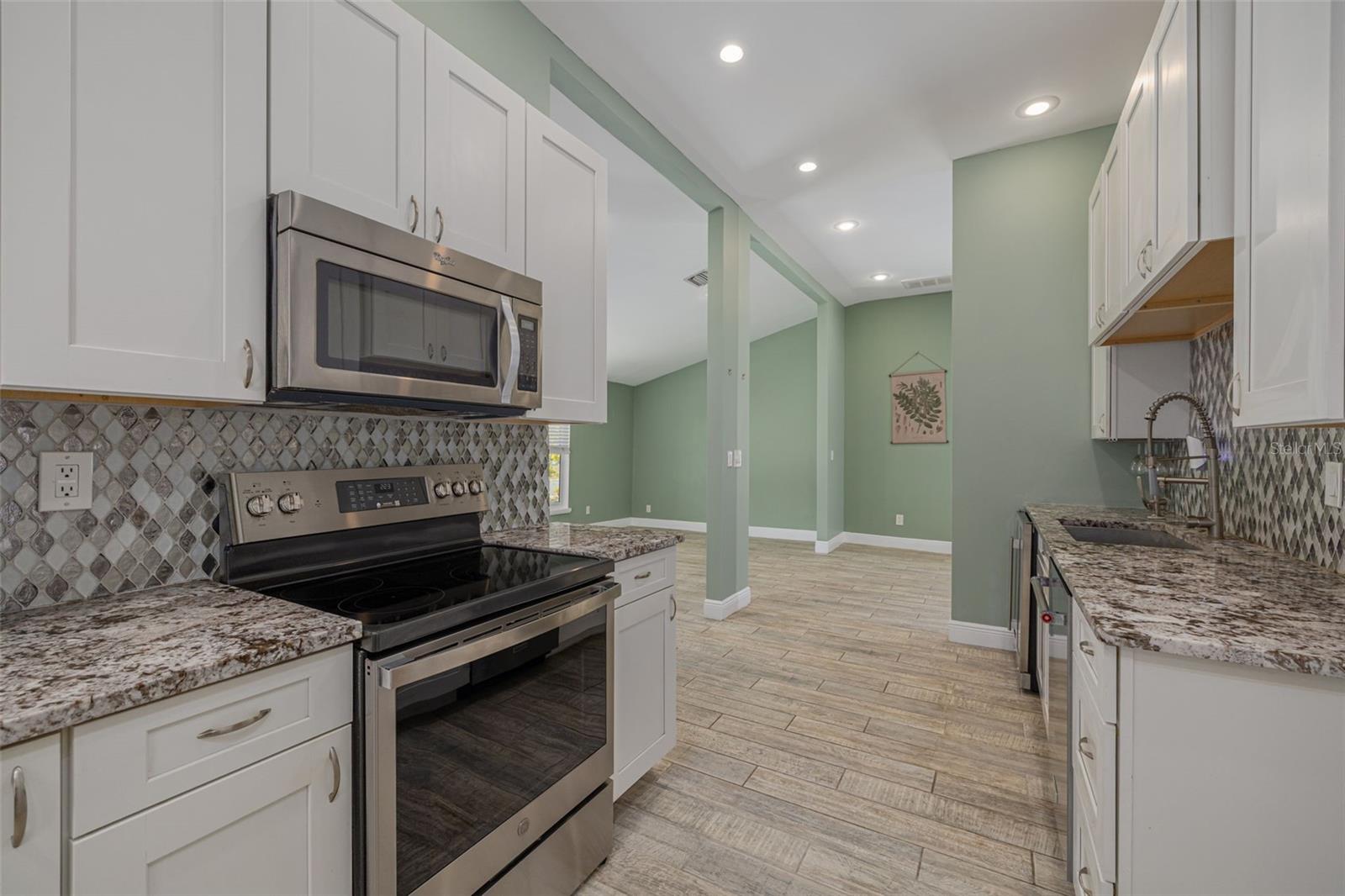 Image 6 of 30 For 941 65th Street S