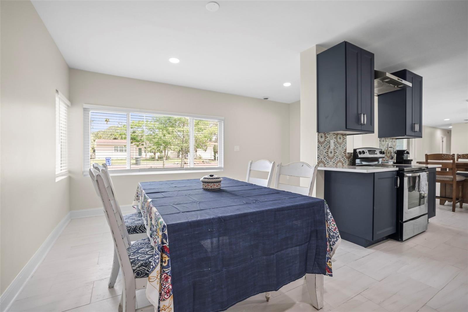 Image 12 of 59 For 1794 Santa Barbara Dr