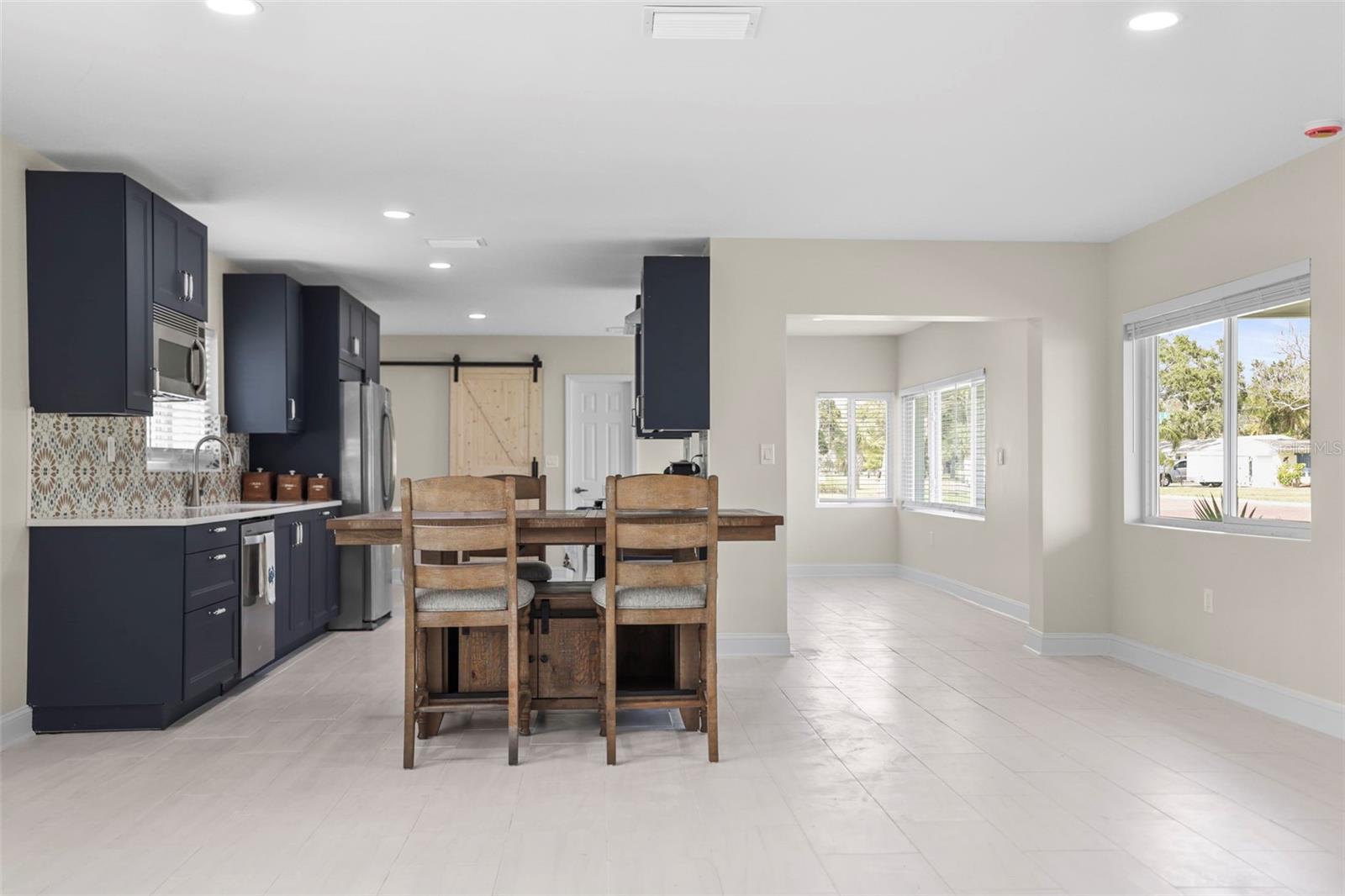 Image 15 of 59 For 1794 Santa Barbara Dr