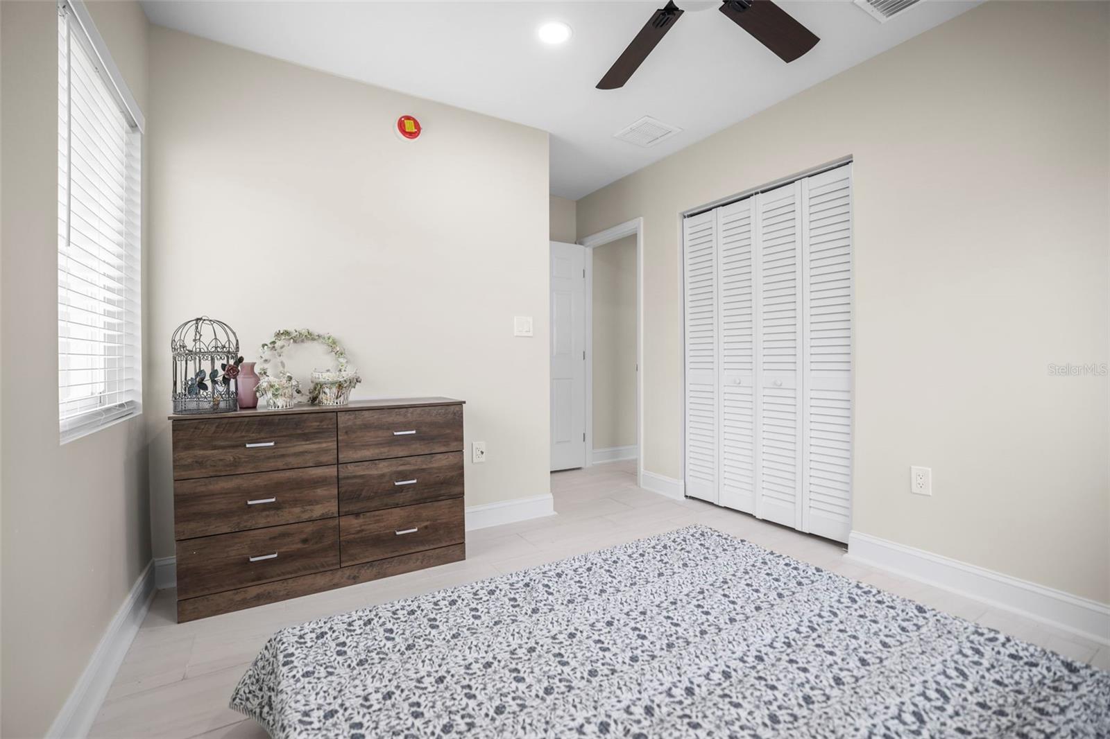 Image 21 of 59 For 1794 Santa Barbara Dr