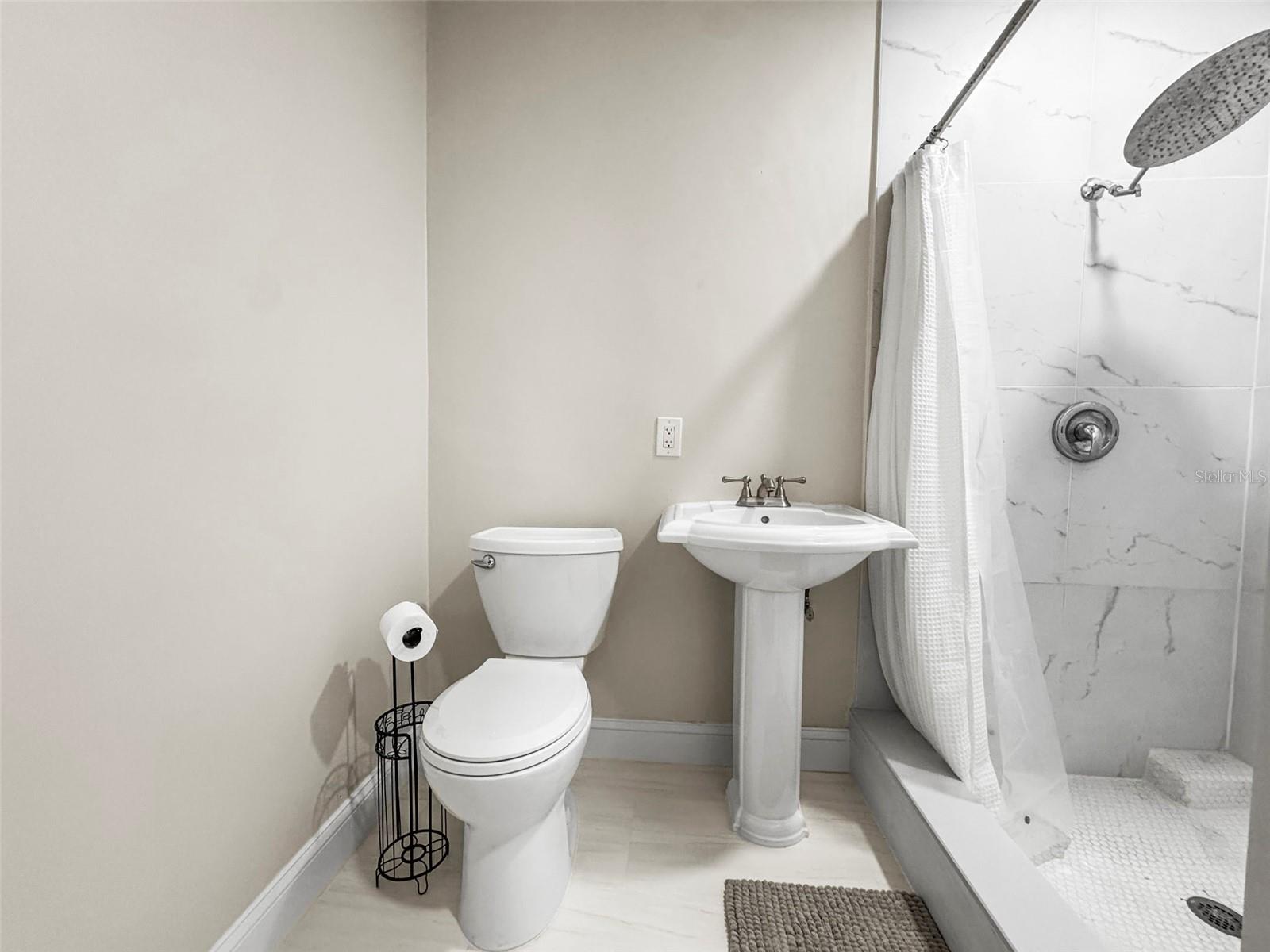 Image 31 of 59 For 1794 Santa Barbara Dr