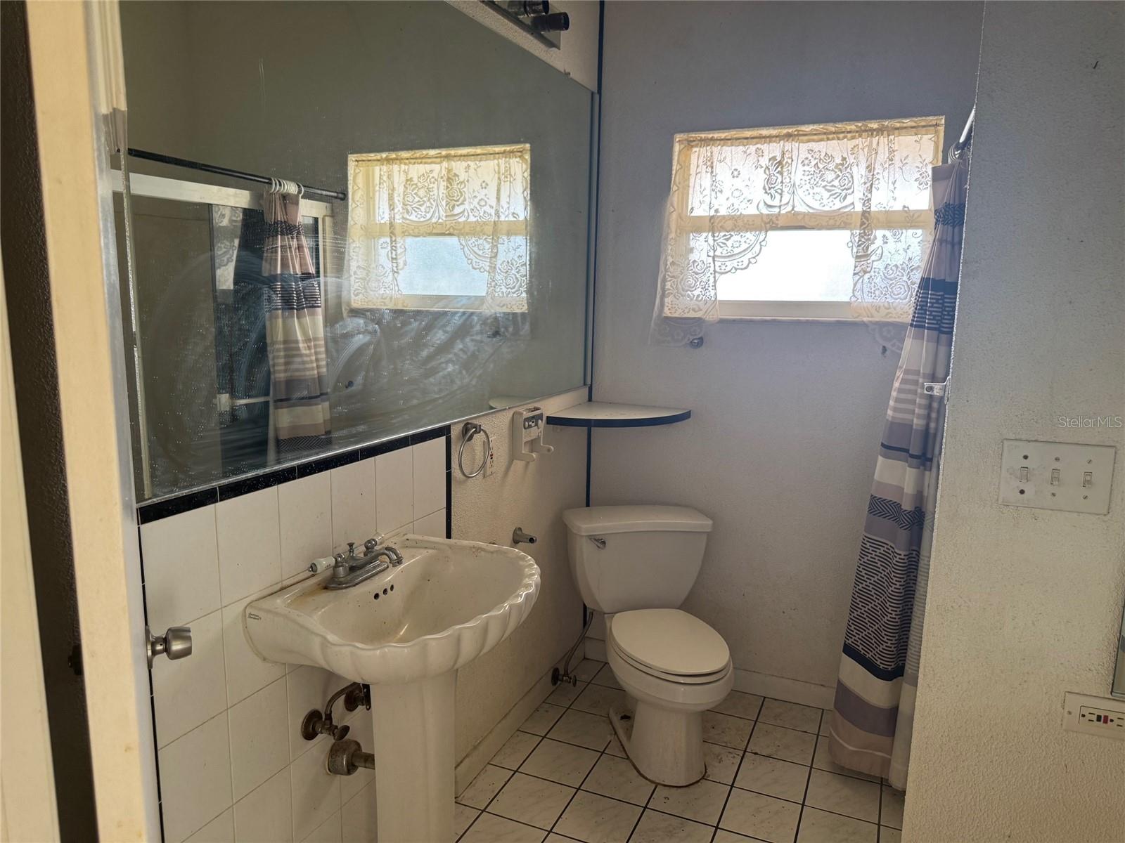 Image 11 of 25 For 5600 9th Avenue N