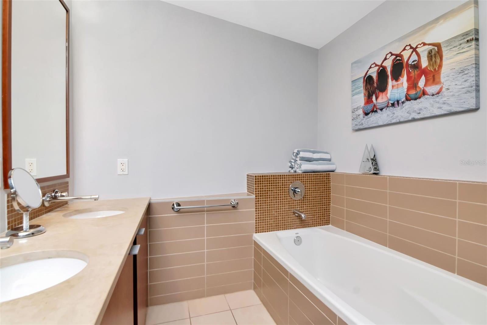 Image 22 of 47 For 111 12th Street 1426