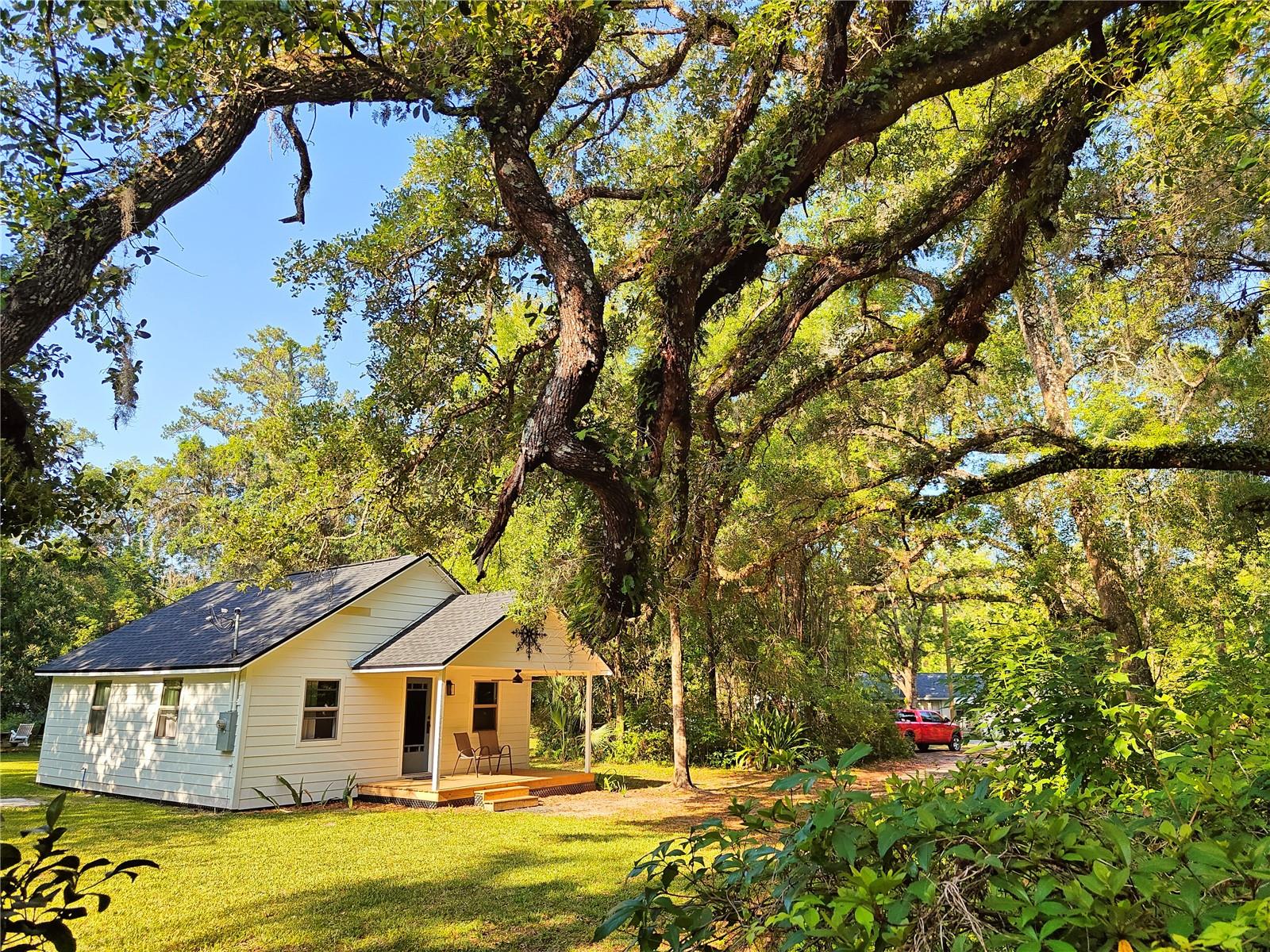 Image 16 of 19 For 18452 Fort Dade Avenue
