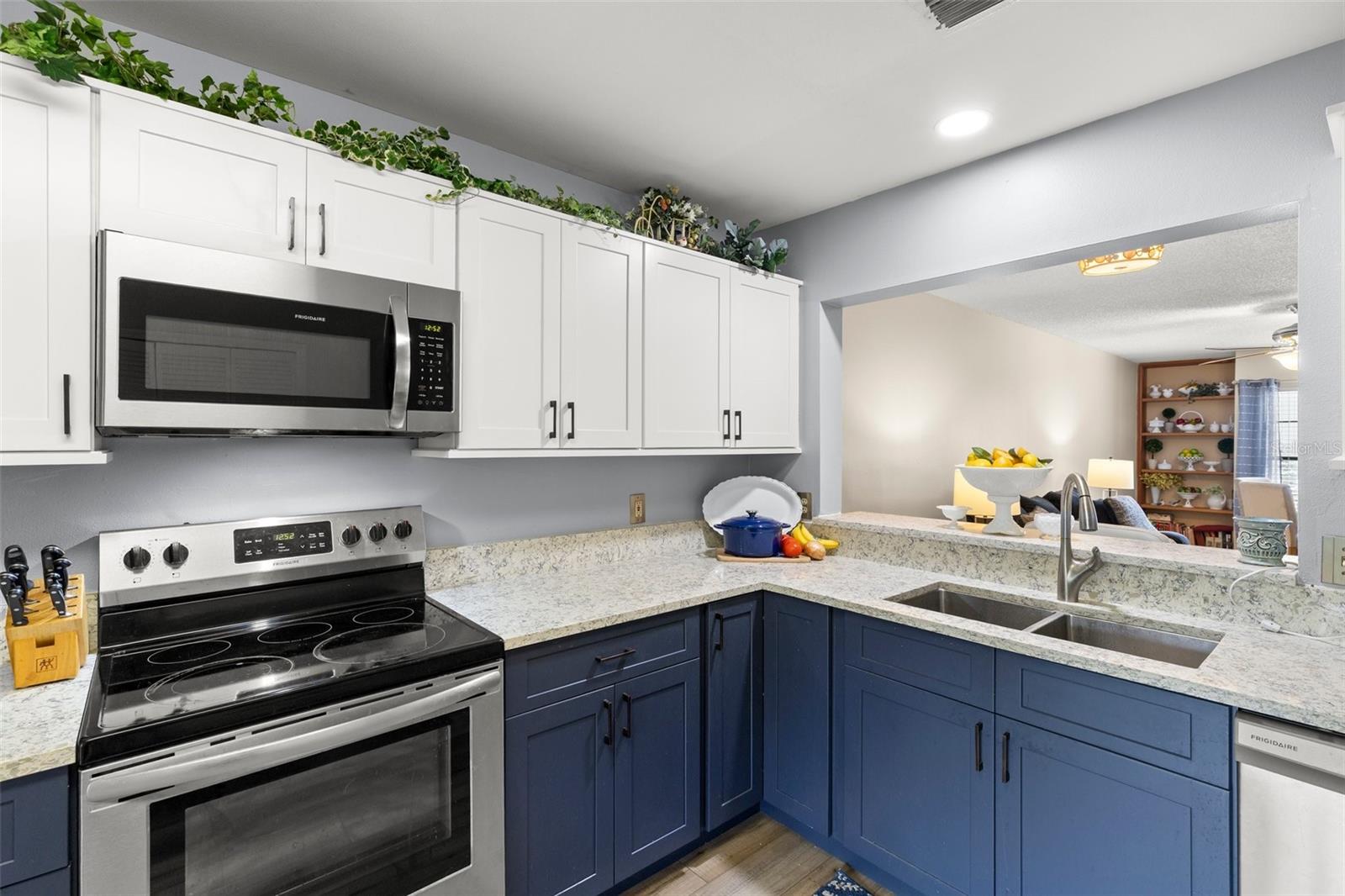 Image 11 of 42 For 5100 Burchette Road 2702